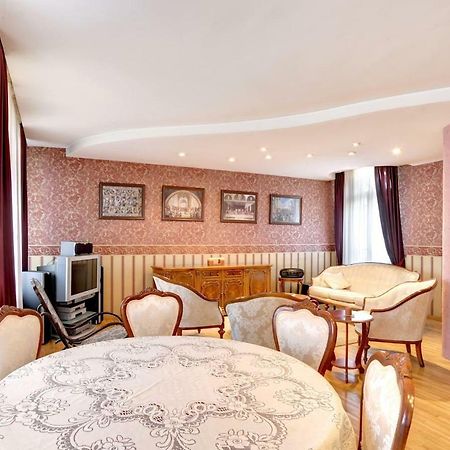 صوفيا Aristocratic, Elegant, Designer Top Central Apartment المظهر الخارجي الصورة