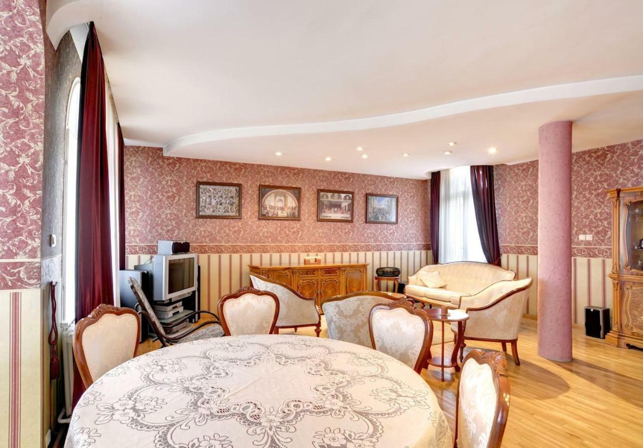 صوفيا Aristocratic, Elegant, Designer Top Central Apartment المظهر الخارجي الصورة